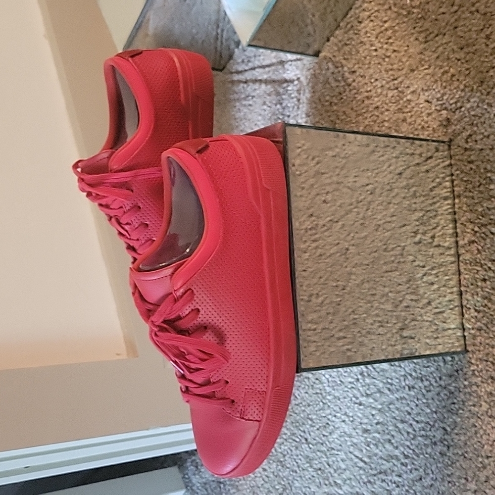 Aldo size 7.5 unisex